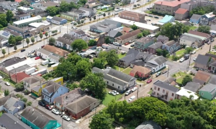 Aerial view of a residential neighborhood in New Orleans
